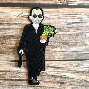 Léon: The Professional Movie Leon Holding Gun Plant Embroidered Iron On Patch